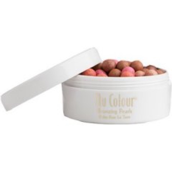 Makeup - Picture 2 of 6